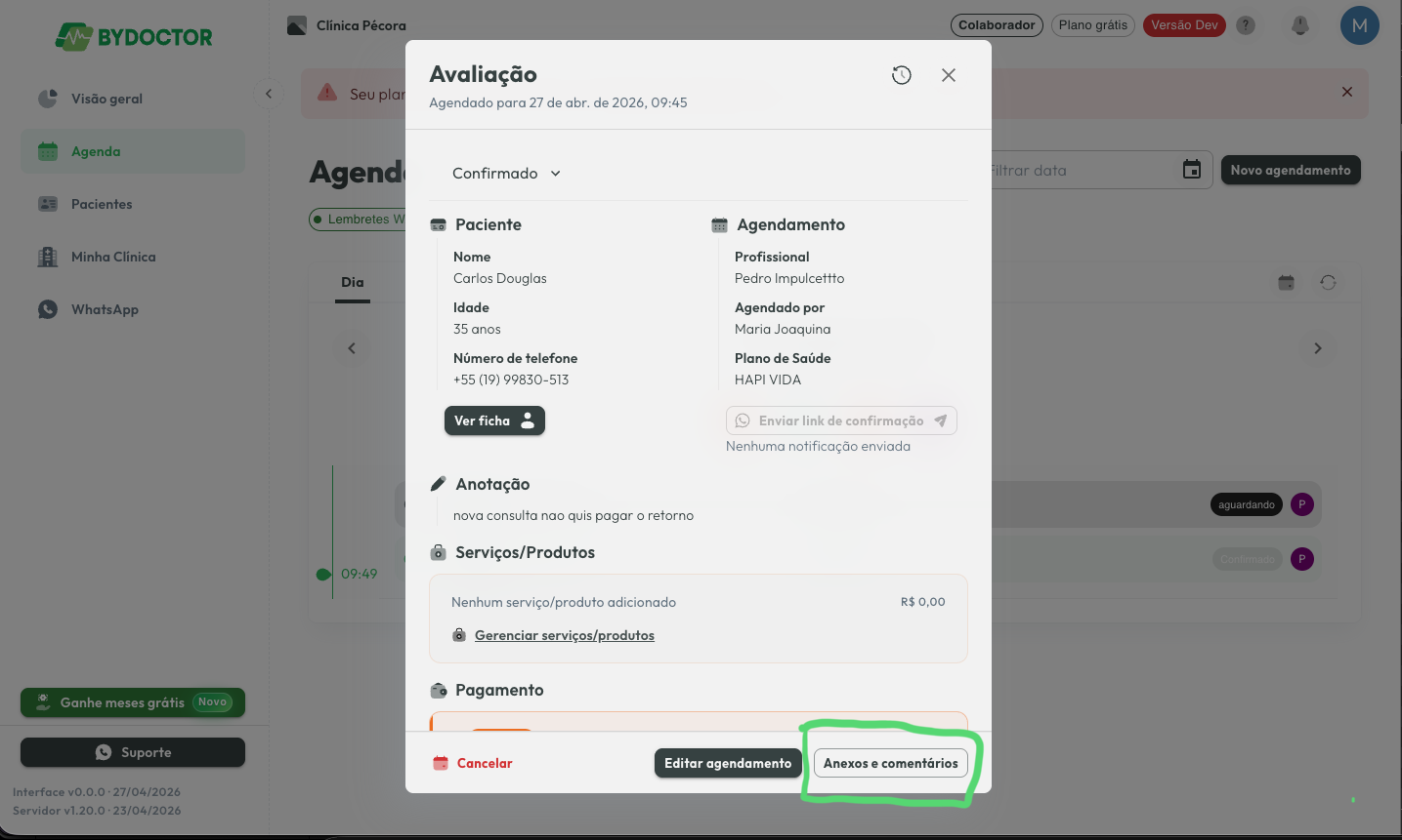 Colaborador clicando no botão de adicionar registro em um atendimento
